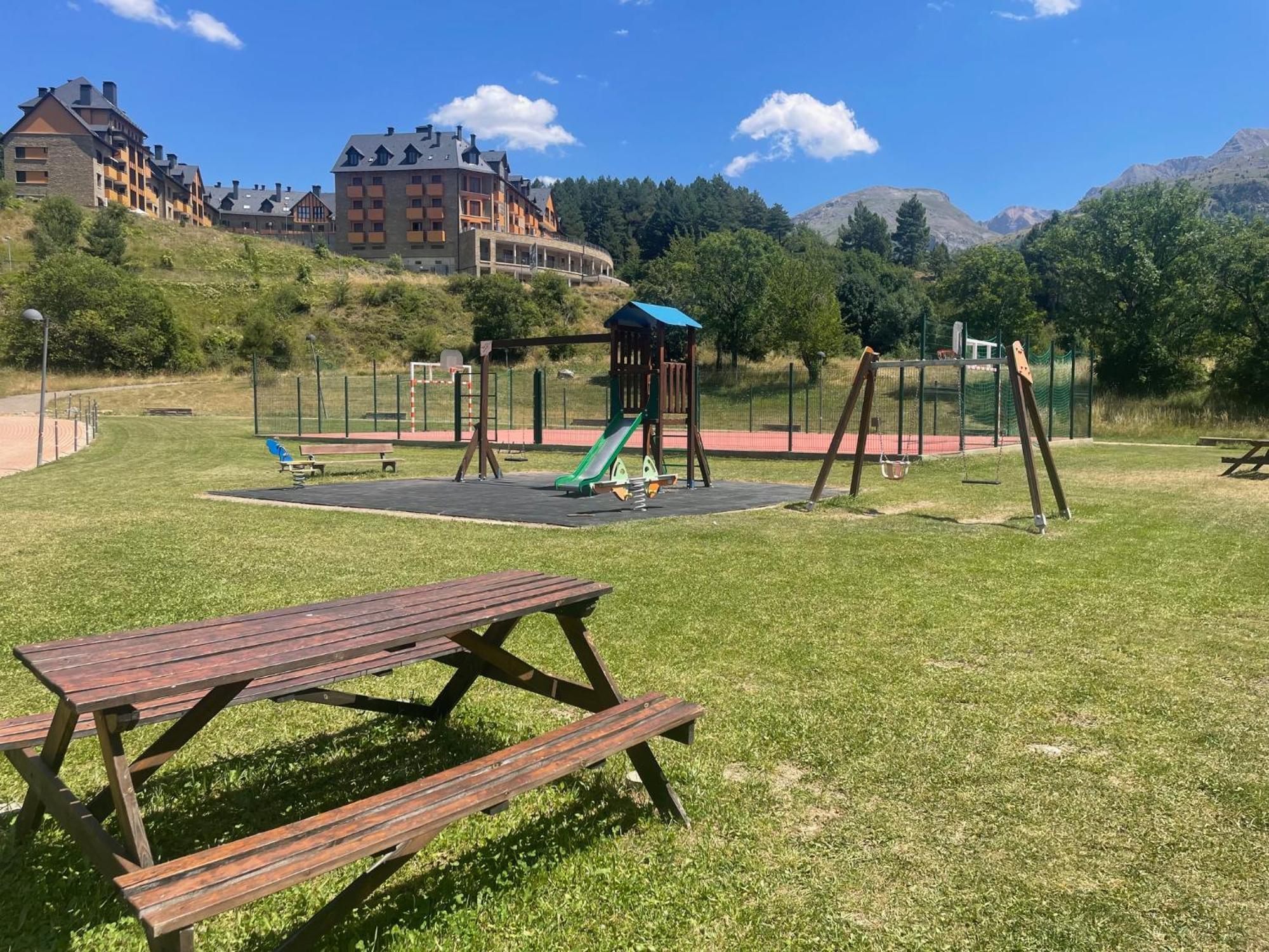 Ventanal De Saras Petfriendly Garaje Trastero Y Chimenea - Arafita Apartamentos Panticosa Luaran gambar
